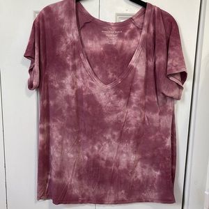 American Eagle V neck Tshirt